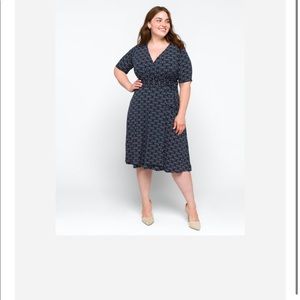 NWOT 41 Hawthorn Kaitlyn Surplice Dress